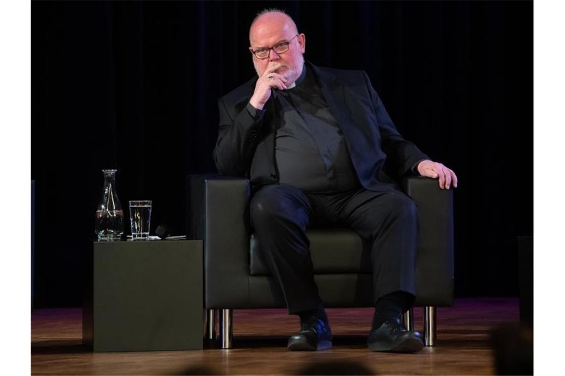 Marx: Missbrauchsskandal stellt „Gesamtsystem infrage“ Der Münchner Kardinal Reinhard Marx nimmt an einem Podiumsgespräch teil. Foto: Sven Hoppe/dpa