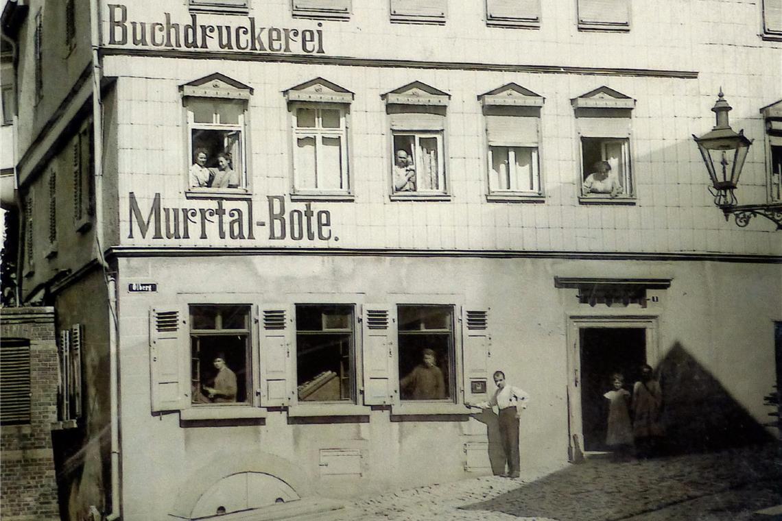 Vom Intelligenzblatt zur Tageszeitung Der Murrtal-Bote am Oelberg 1 in den 1920er-Jahren. Repros: P. Wolf