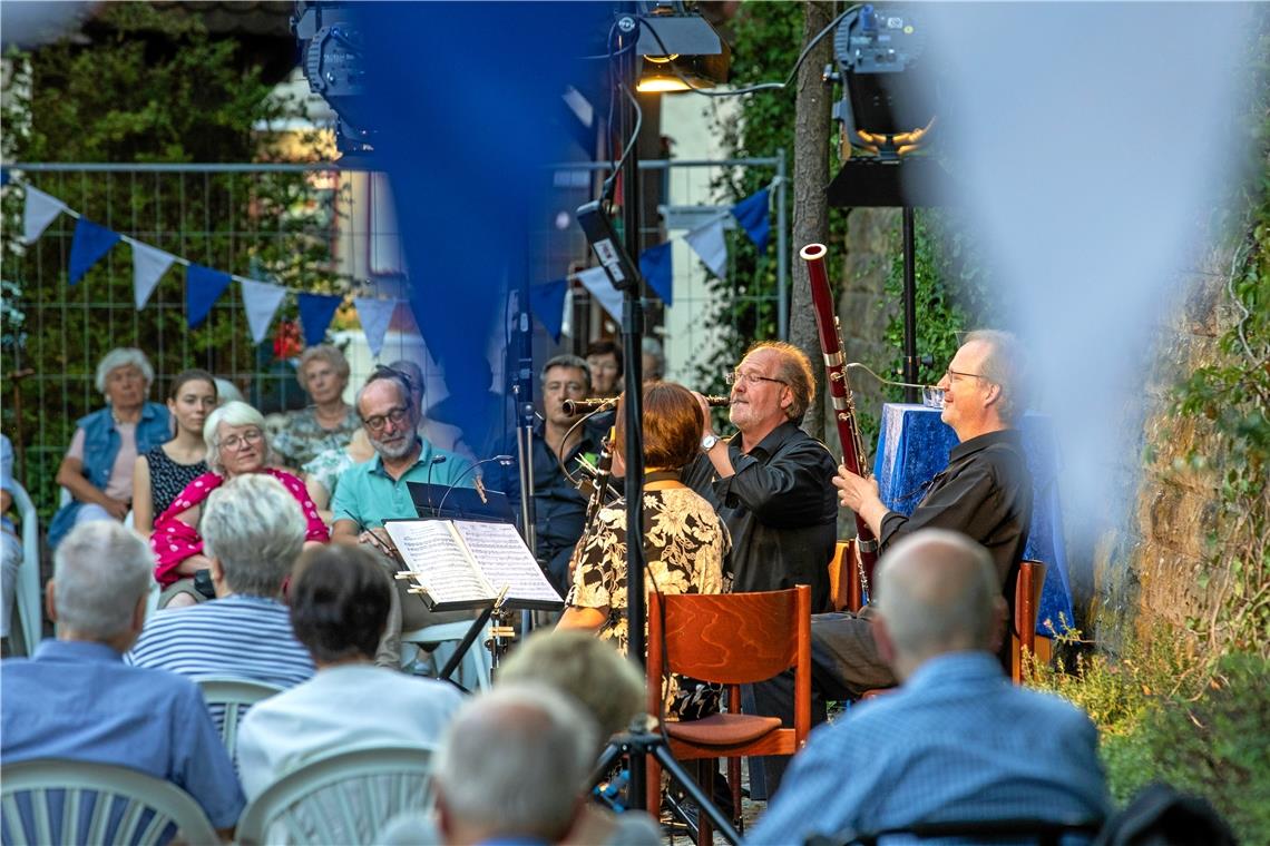 Der musikalische Spannungsbogen bleibt immer gespannt: Stuttgarter Holzbläsersolisten in Unterweissach. Foto: A. Becher