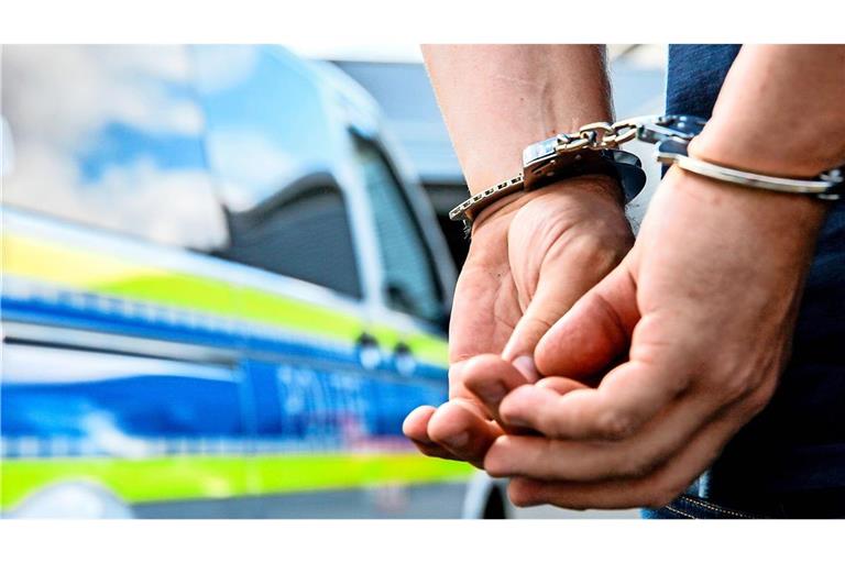 Der mutmaßliche Brandstifter wurde festgenommen und in eine geschlossene psychiatrische Einrichtung gebracht. (Symbolbild)