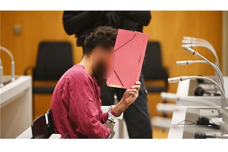 Der mutmaßliche Mannheimer Mörder Sulaiman A. vor dem Oberlandesgericht Stuttgart.