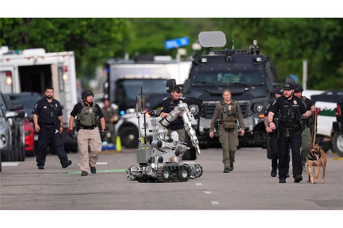 Angriff auf jüdische Demo - US-Regierung spricht von Terror Der mutmaßliche Täter soll laut Zeugen "Free Palestine" gerufen haben.