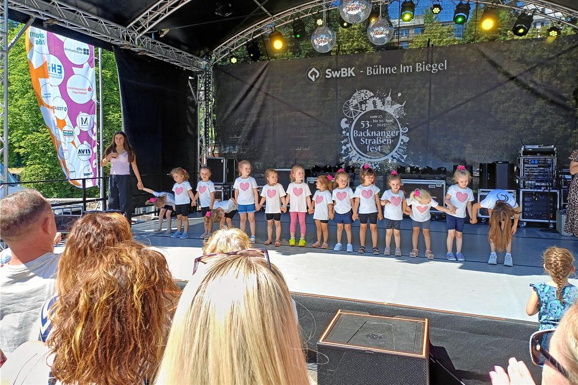 Der Live-Blog zum 53. Backnanger Straßenfest: Mit dem Zapfenstreich klingt das Fest aus Der Nachwuchs der Tanzsportabteilung der TSG Backnang. Foto: privat