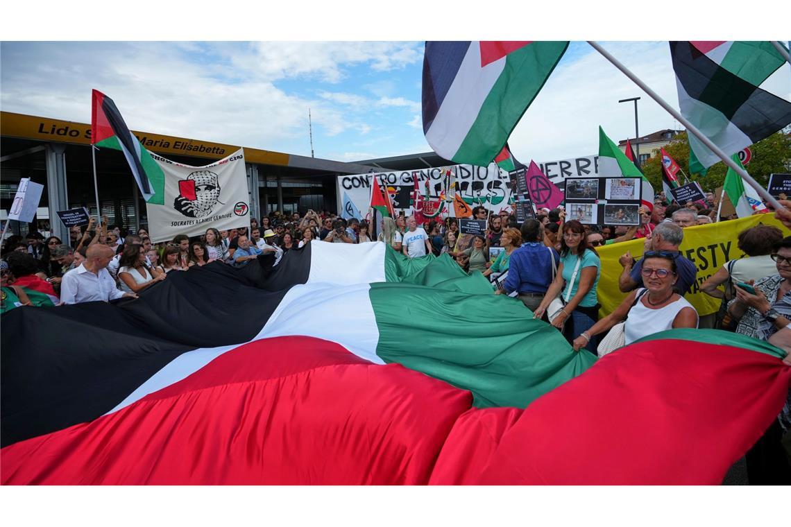 Propalästinensischer Protest am Rande des Filmfests Venedig Der Nahost-Konflikt ist am Rande immer wieder Thema beim Filmfest.
