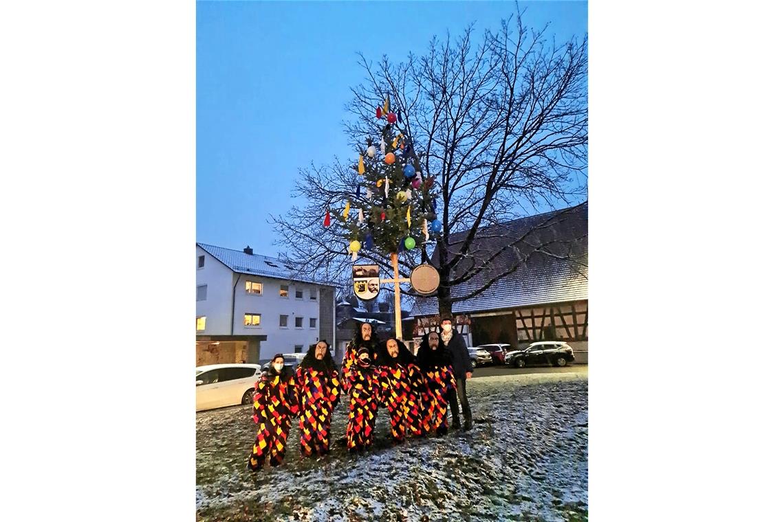Narretei an heimischen Bildschirmen Der Narrenbaum bringt einen Hauch Fasnet nach Auenwald. Foto: Narrenzunft Auenwald