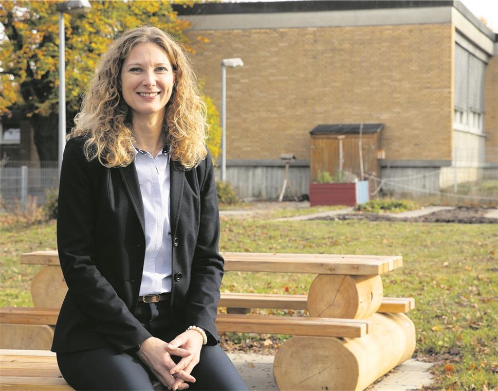 Ein Arbeitsplatz mit Wohlfühlfaktor Der neu angelegte Garten der Talschule gefällt Sieglinde Baumgart besonders gut. Foto: A. Becher