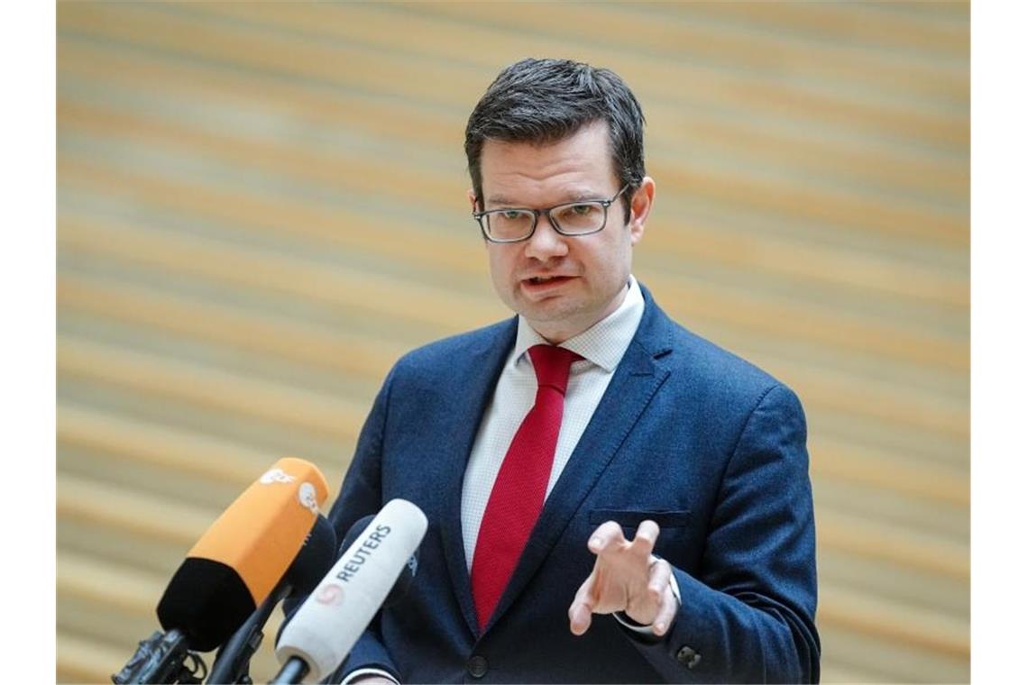 Buschmann: „Niemand soll gegen seinen Willen geimpft werden“ Der neue Bundesjustizminister Marco Buschmann will Verstöße gegen eine mögliche allgemeine Corona-Impfpflicht mit Bußgeldern ahnden. Foto: Kay Nietfeld/dpa