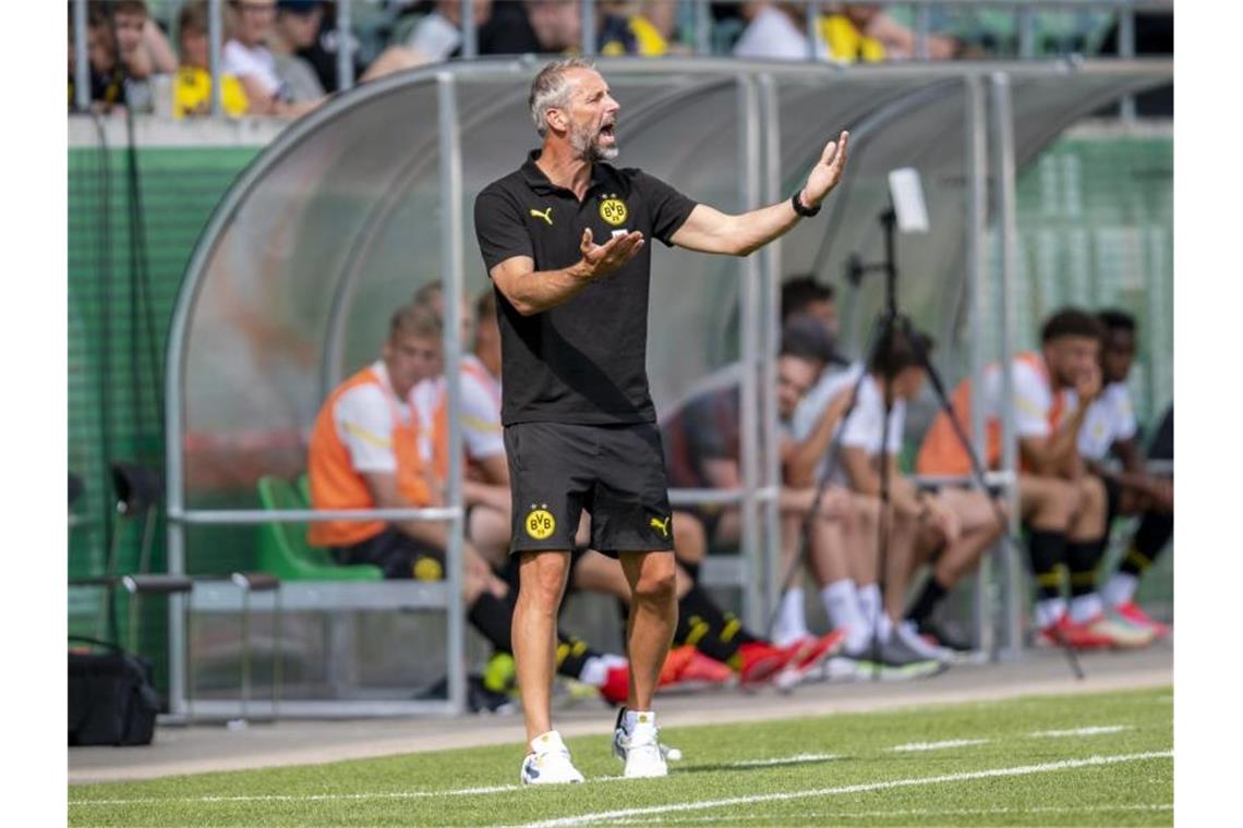 Das bringt die Fußball-Woche Der neue BVB-Trainer Marco Rose hofft nach der bisher holprigen Saisonvorbereitung auf Fortschritte. Foto: David Inderlied/dpa