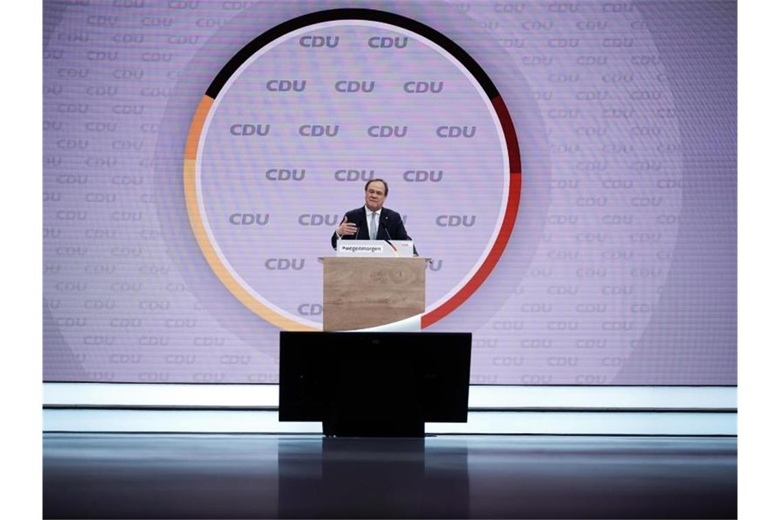 CDU setzt auf Laschet: Eisenmann für Beteiligung von Merz Der neue CDU-Parteivorsitzende Armin Laschet spricht beim Bundesparteitag. Foto: Michael Kappeler/dpa