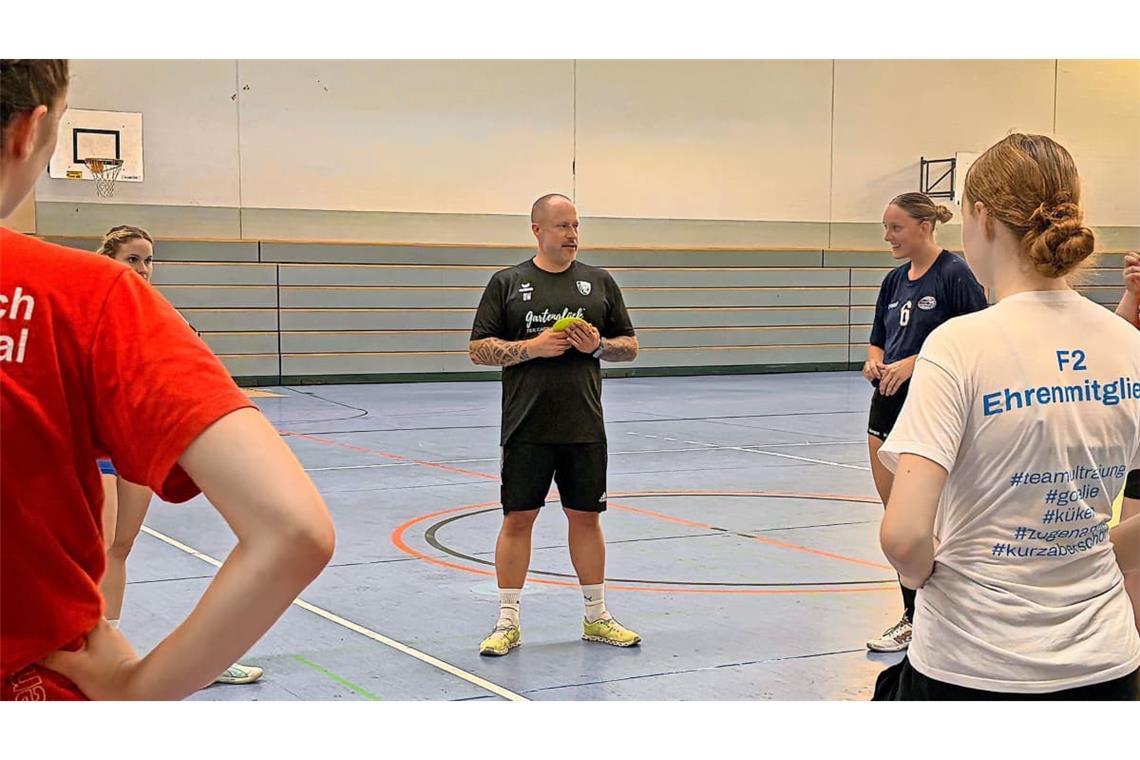 Der neue Coach Daniel Weinheimer traut seinem jungen Team trotz der Niederlage in Ismaning noch einiges zu. .