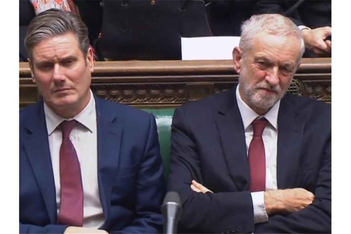 Der neue neben dem alten Labour-Chef: Keir Starmer (l) und Jeremy Corbyn. Foto: Pa/PA Wire/dpa