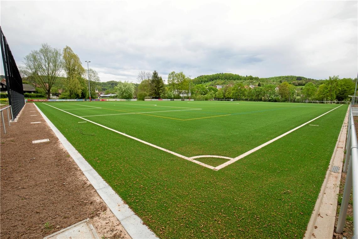 Allwetterplatz in Oberbrüden ist fertig Der neue und komplett fertiggestellte Allwettersportplatz in Auenwalds Teilort Oberbrüden wartet nun auf seine offizielle Einweihungsfeier. Foto: A. Becher