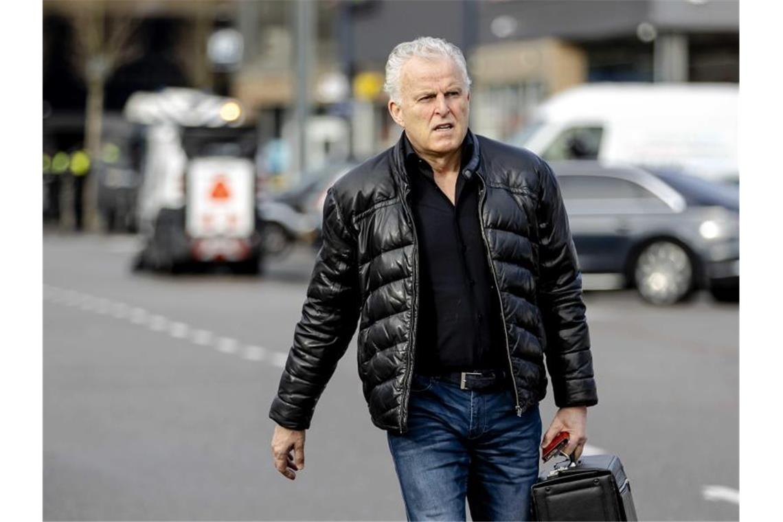 Niederländischer Reporter nach Mordanschlag gestorben Der niederländische Kriminalreporter Peter R. de Vries ist seinen schweren Verletzungen erlegen. Foto: Robin Van Lonkhuijsen/ANP/dpa