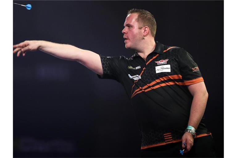 Der niederländische Shootingstar Dirk van Duijvenbode trifft in der zweiten Runde auf den englischen Ex-Weltmeister Rob Cross. Foto: Kieran Cleeves/PA Wire/dpa