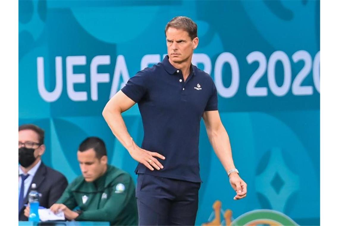 Der niederländische Trainer Frank de Boer übernahm für den überraschenden K.o. die Verantwortung. Foto: Robert Michael/dpa-Zentralbild/dpa