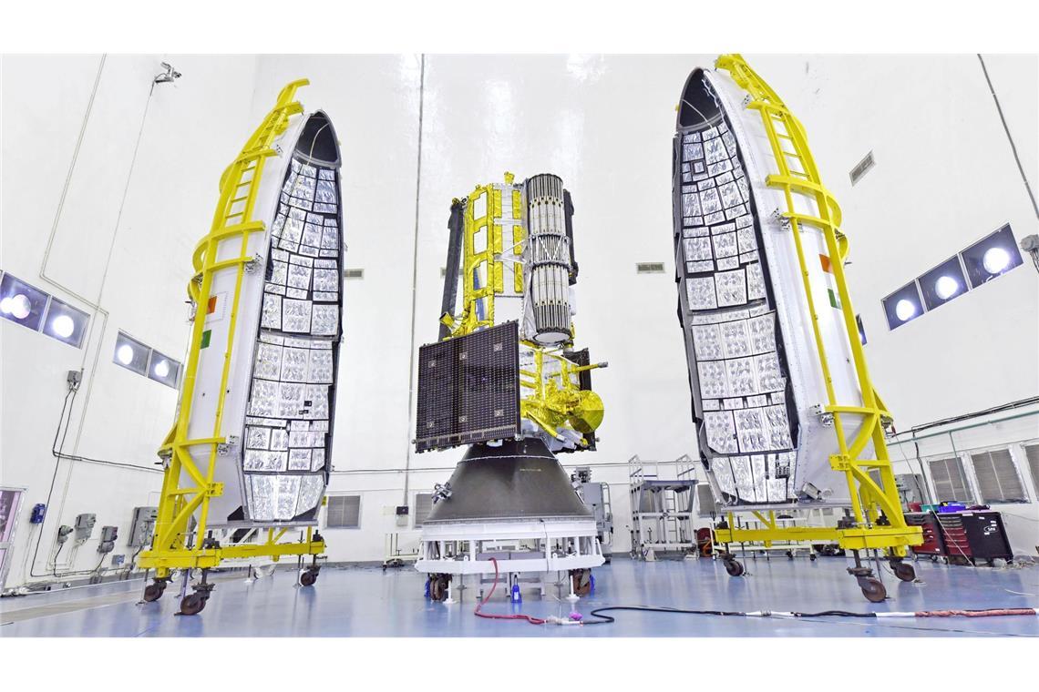 Neuer Satellit verfolgt Bewegung der Erdoberfläche Der NISAR-Satellit im indischen Weltraumbahnhof Satish Dhawan Space Center. (Foto Archiv)