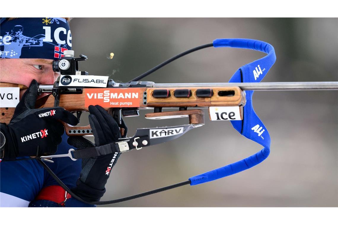 Der Norweger Sivert Guttorm Bakken beim Stehendschießen.