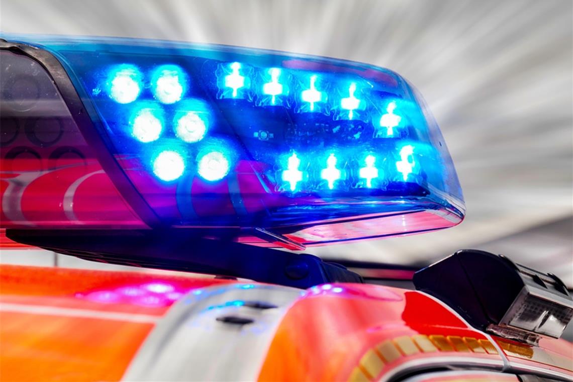28-jähriger Mann lebensgefährlich verletzt Der Notarzt musste eingreifen. Symbolfoto: Comofoto/Stock-Adobe