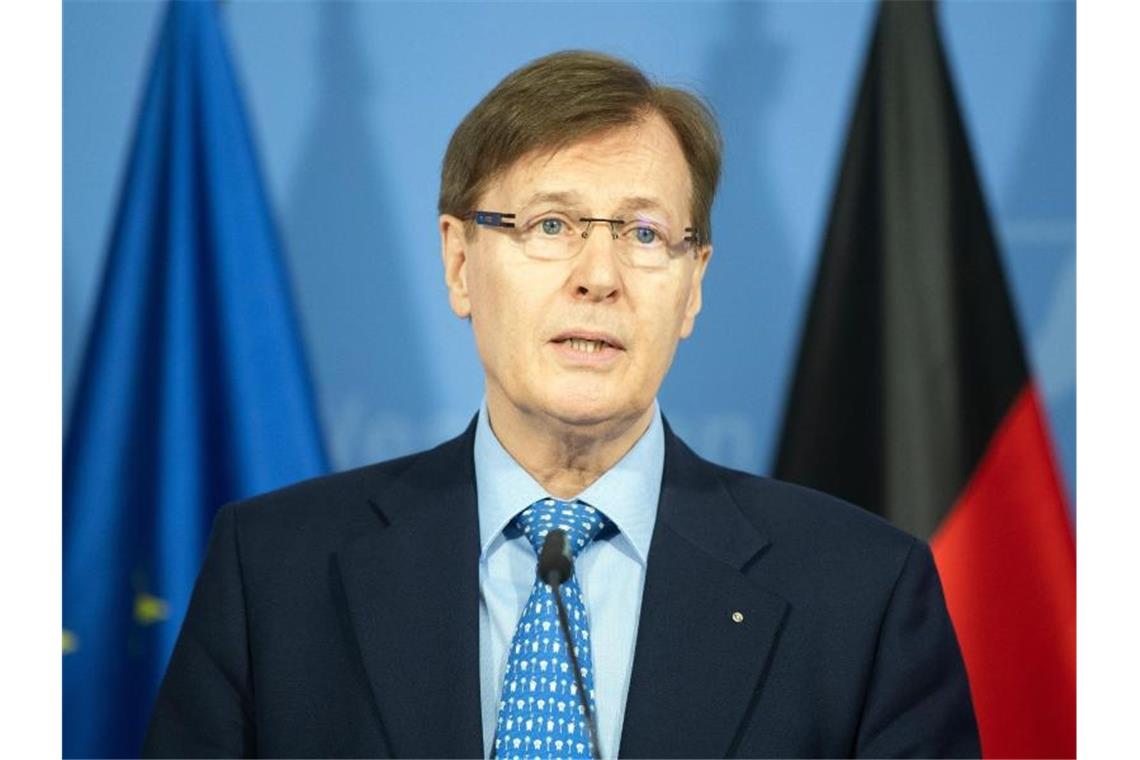 Initiative: Höhere Strafen für tödliche Verkehrseingriffe Der NRW-Justizminister Peter Biesenbach (CDU) setzt sich in einer Bundesrats-Initiative für höhere Strafen bei Eingriffen in den Straßenverkehr mit tödlichem Ausgang ein. Foto: Federico Gambarini/dpa