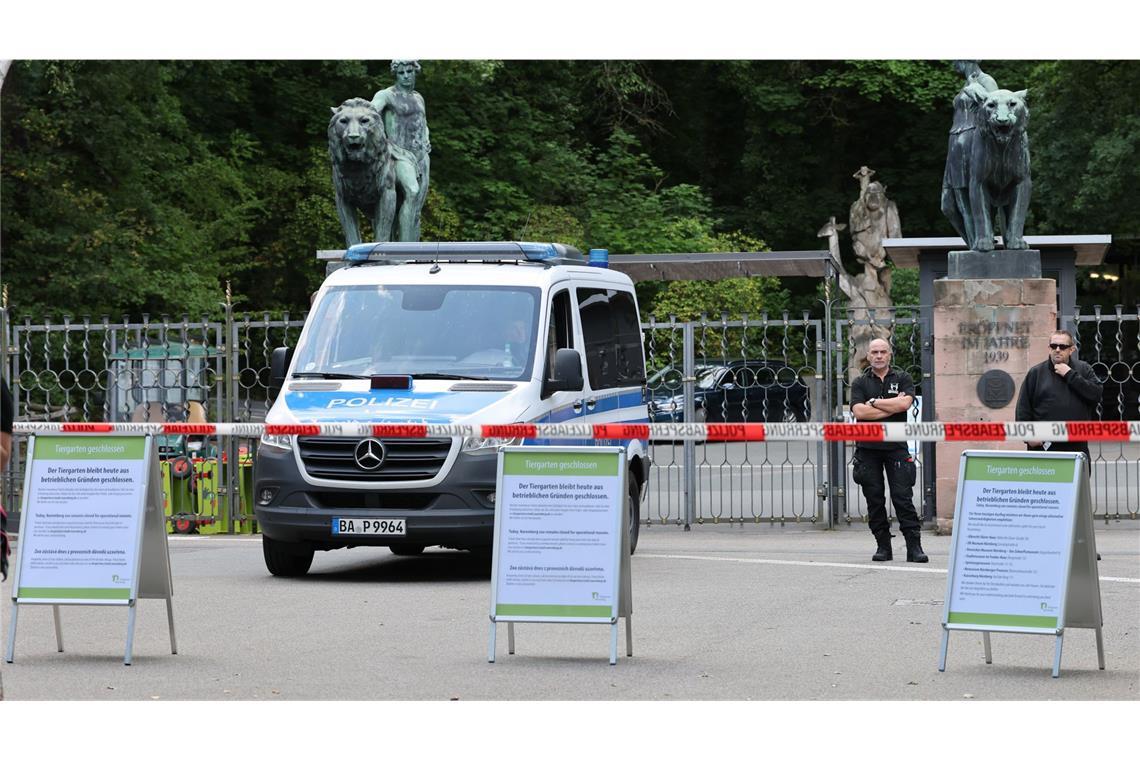 Aktivisten dringen in Tiergarten ein – und kleben sich fest Der Nürnberger Tiergarten bleibt heute überraschend geschlossen.