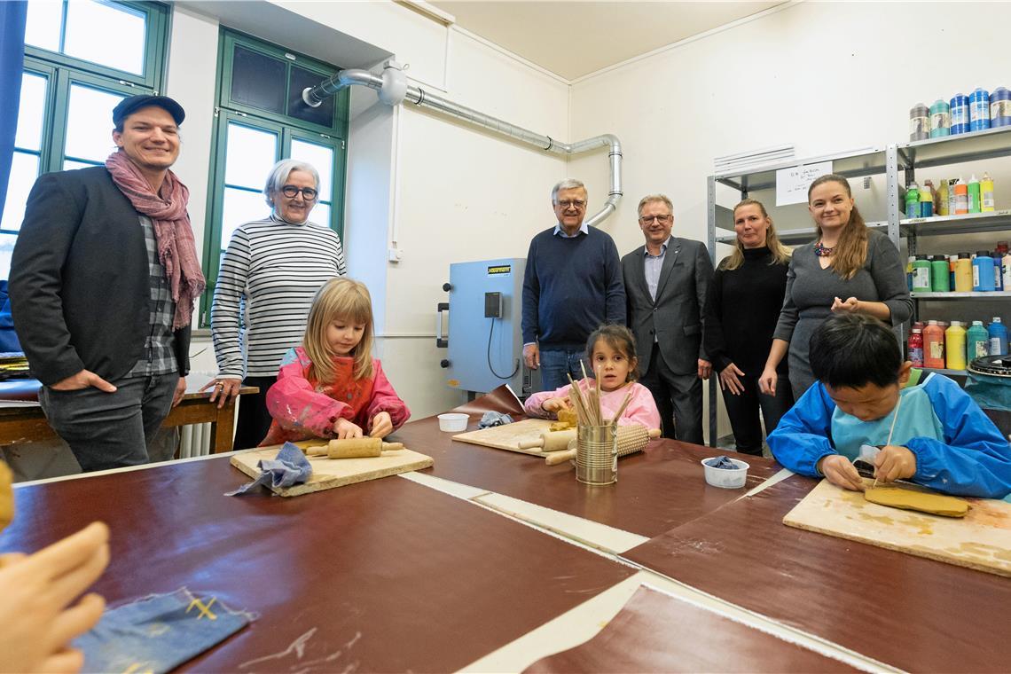 Ein Brennofen für die Kunstschule Backnang Der Ofen ist bereits in Betrieb. Foto: Alexander Becher