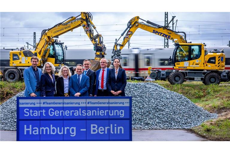 Der offizielle Startschuss für die Generalsanierung der Bahnstrecke Berlin - Hamburg fällt auf etwa halber Strecke in Ludwigslust (Mecklenburg-Vorpommern).