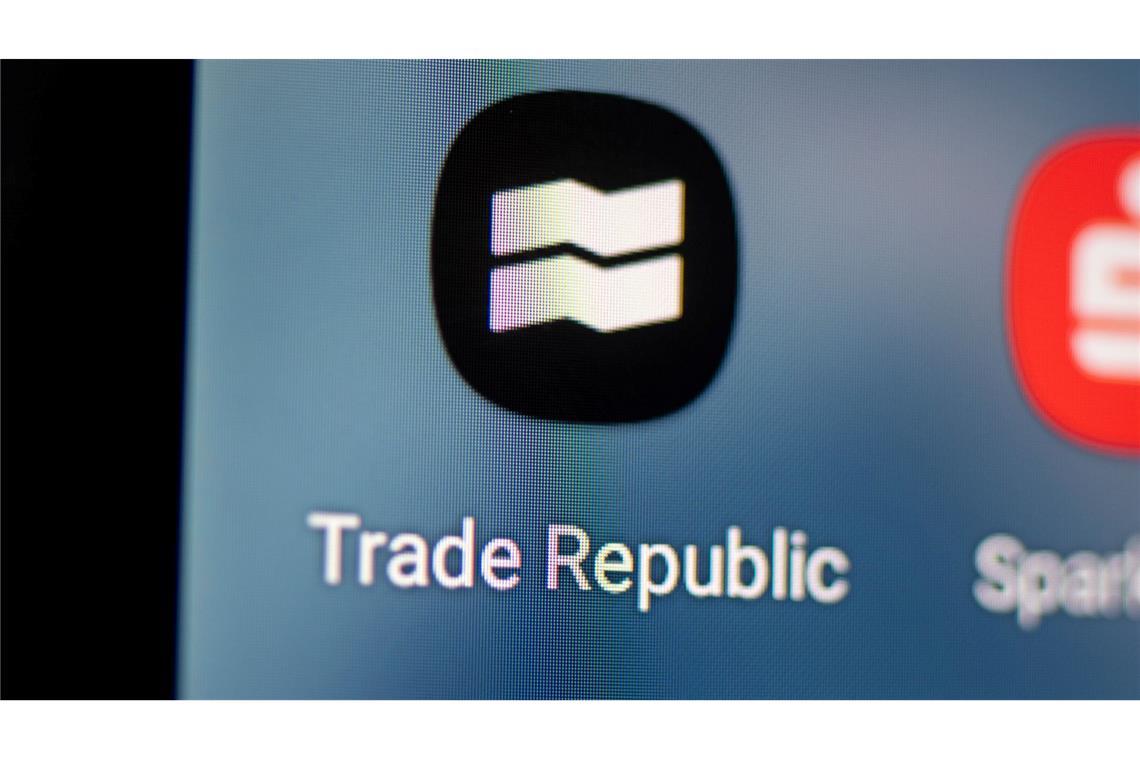 Der Online-Broker Trade Republic arbeitet rein App-basiert. (Archivbild)