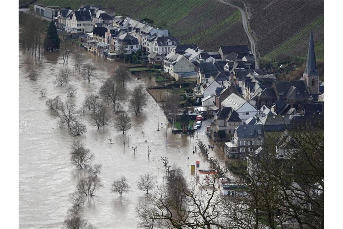 Hochwasser auch in Westdeutschland: Rhein-Pegel steigt