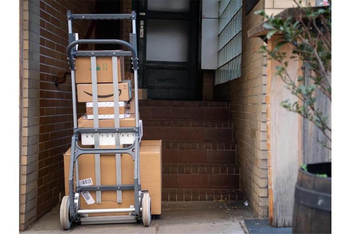 Paketbranche vermeldet Rekordmengen im Weihnachtsgeschäft Der Paket-Boom in Deutschland scheint ungebremst. Foto: Sebastian Gollnow/dpa