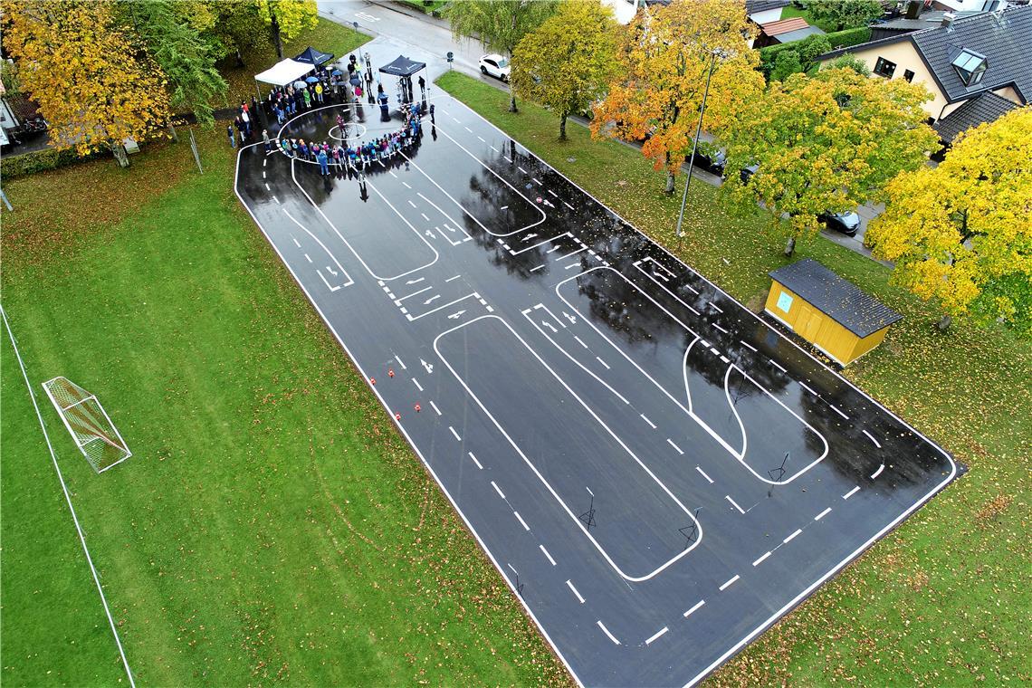 Übungsplatz in Alfdorf erhöht Verkehrssicherheit Der Parkplatz an der Alten Halle in Alfdorf kann nun von den Schulkindern zum Üben genutzt werden. Foto: Landratsamt Rems-Murr-Kreis