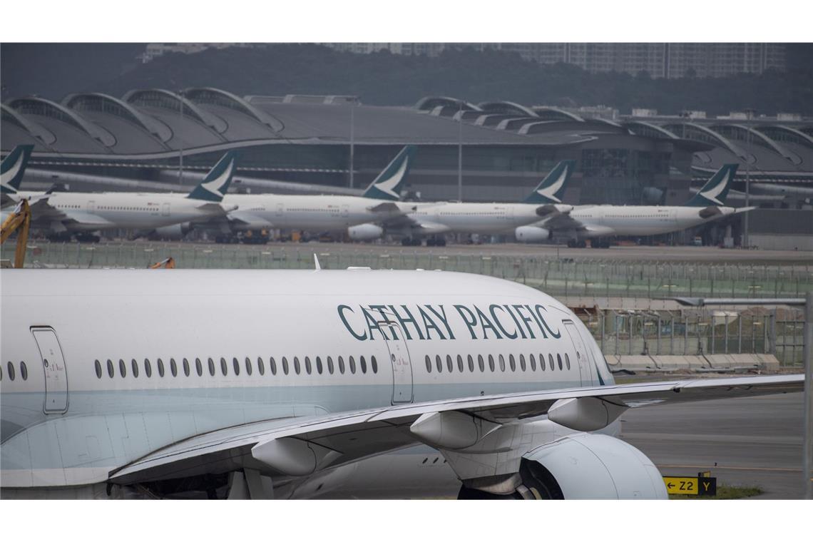 Der Passagier wollte während des Fluges die Kabinentür des Flugzeugs öffnen. (Symbolbild)