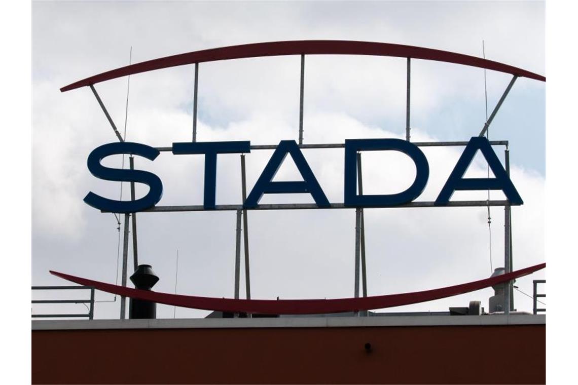 Der Pharmakonzern Stada setzt seine Einkaufstour fort. Foto: Frank Rumpenhorst/dpa