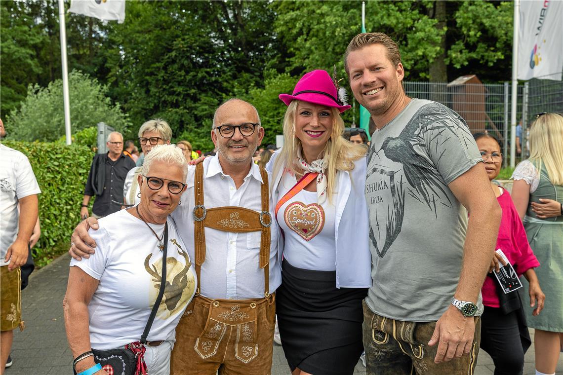 Der pinke Hut hat Symbolcharakter: Ihn trug die Lady in Pink auch, als sie sich ...