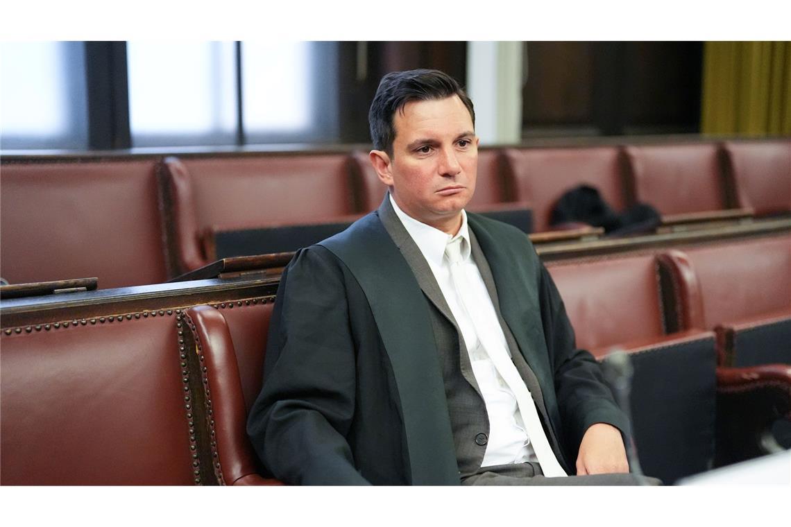 Zeugen beeinflusst? Block-Anwalt will Verfahrens-Einstellung