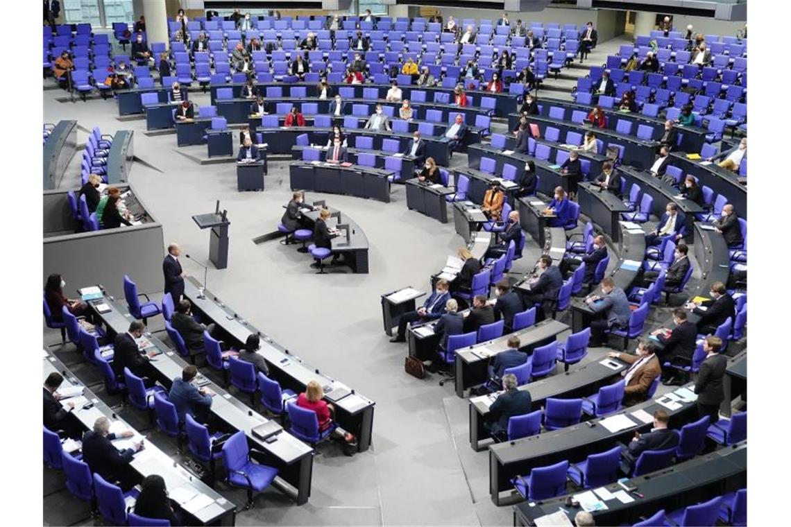Bundestag macht Weg frei für veränderte Quarantäne-Regeln Der Plenarsaal des Deutschen Bundestages in Berlin. Foto: Kay Nietfeld/dpa
