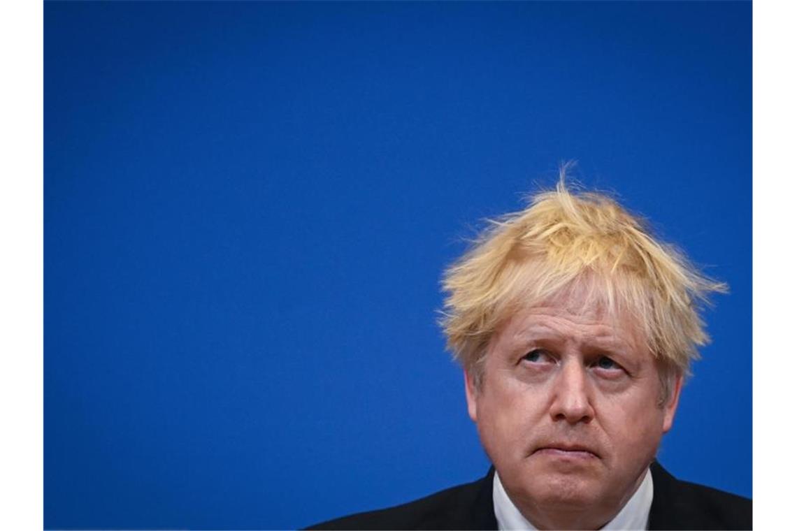 Johnson erhält Fragebogen von Polizei zu „Partygate“-Affäre Der politische Druck wächst für Großbritanniens Premier Boris Johnson wegen der Lockdown-Partys in der Downing Street. Foto: Daniel Leal/PA Wire/dpa