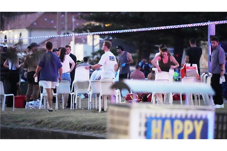 Der Polizei zufolge sind nach den Angriffen in Sydney zwei Personen in Gewahrsam.