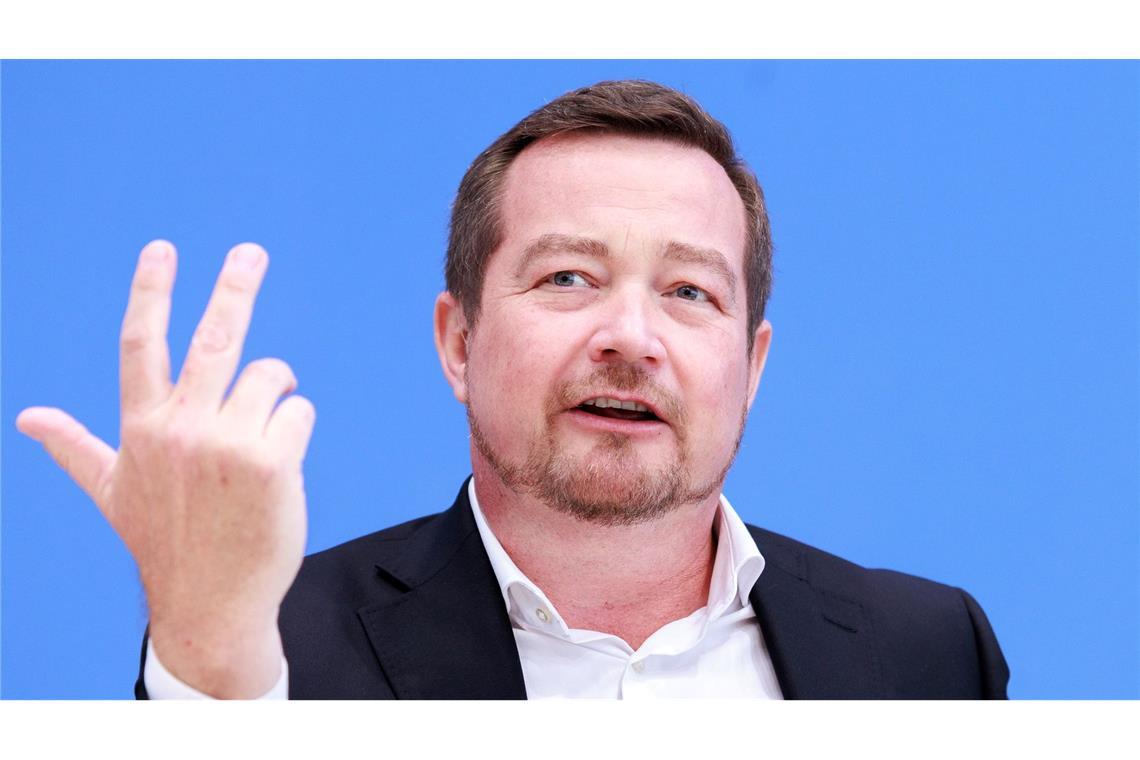 Der Polizeibeauftragte des Bundes, Uli Grötsch (SPD), sah den Taser früher kritisch, hat seine Meinung aber inzwischen geändert. (Archivfoto)