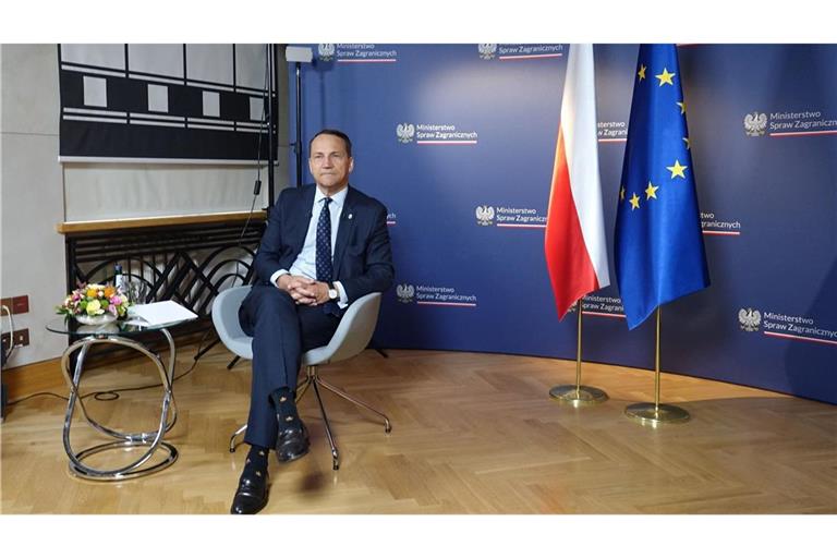 Der polnische Außenminister Sikorski ist besorgt wegen russischer Raketen in Kaliningrad.