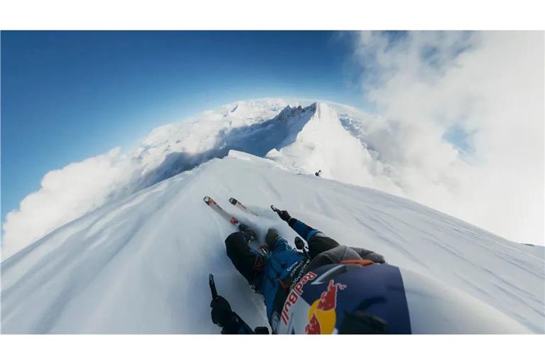 Der polnische Extremsportler Andrzej Bargiel ist als erster Mensch ohne zusätzlichen Sauerstoff den Mount Everst auf Skiern heruntergebrettert.
