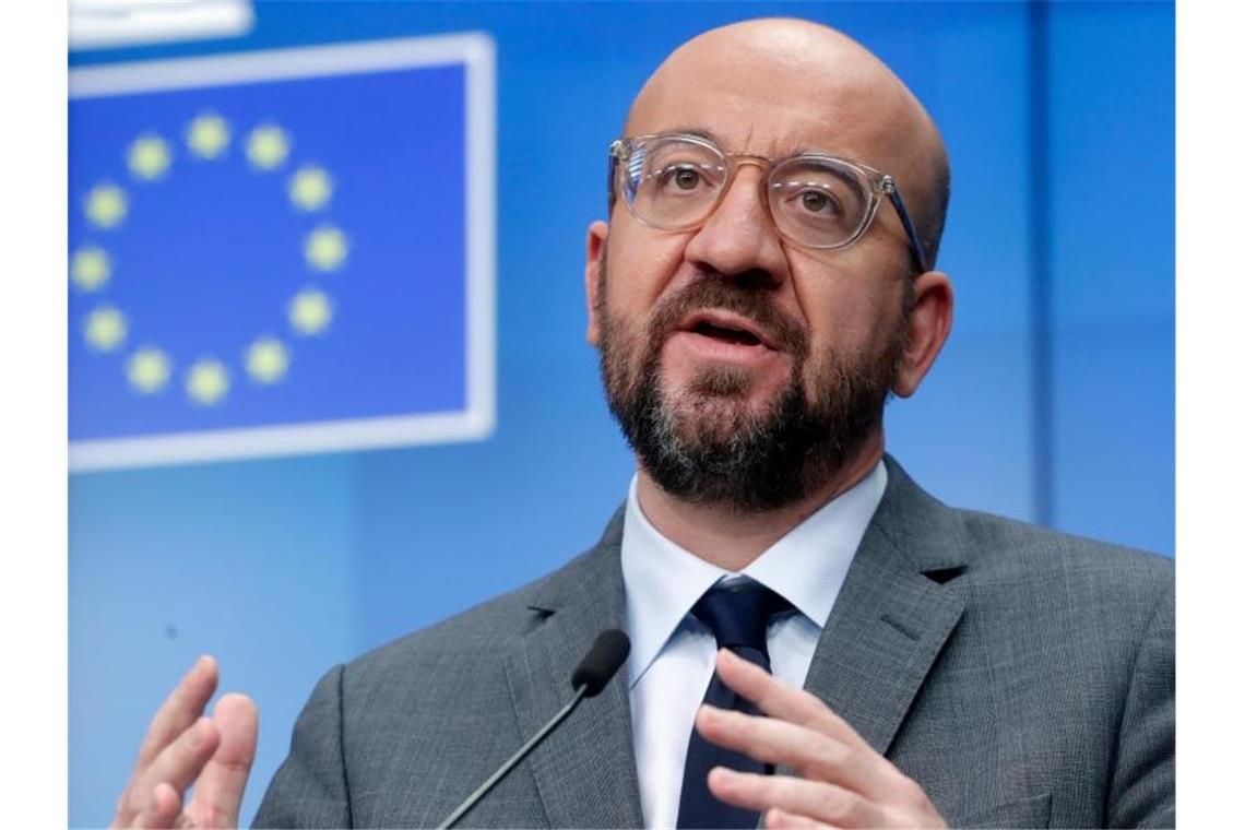 Der Präsident des Europäischen Rates, Charles Michel, hat die Hersteller von Corona-Impfstoffen angesichts von Lieferverzögerungen vor möglichen Konsequenzen gewarnt. Foto: Olivier Hoslet/Pool EPA/AP/dpa