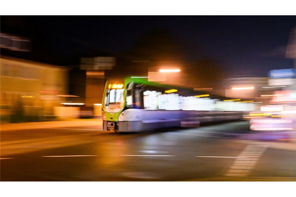 Der Preis fürs Deutschlandticket steigt. (Archivbild)