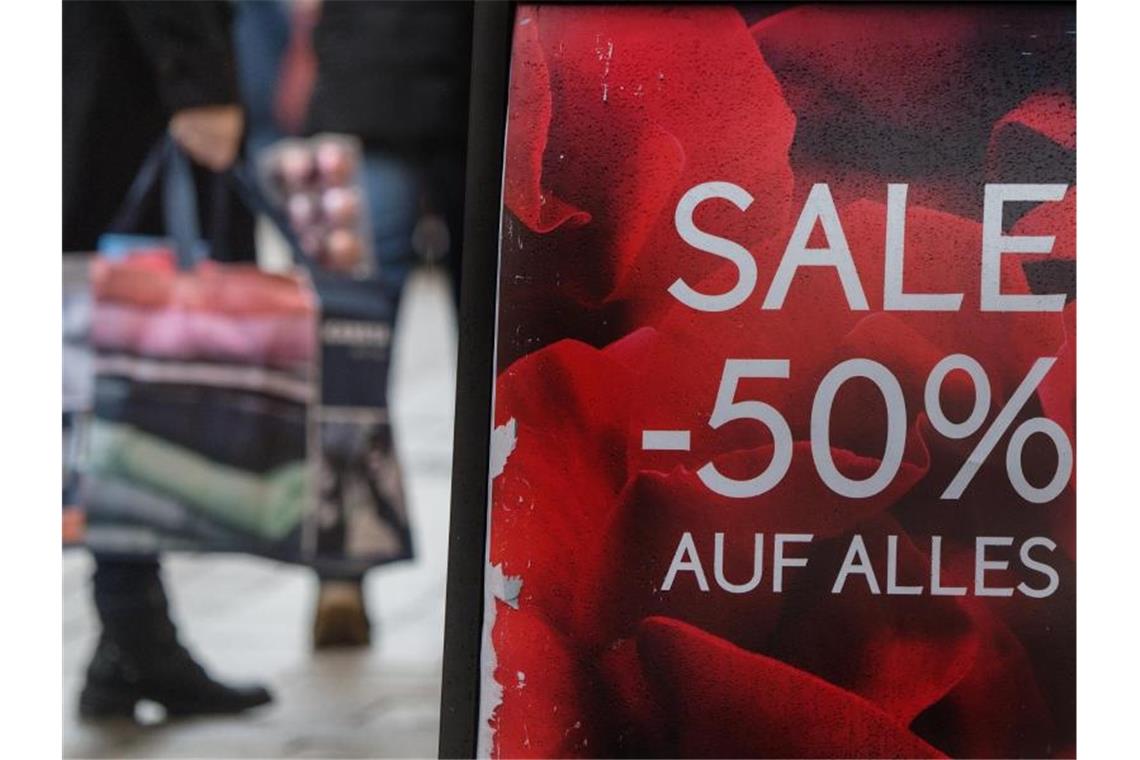 Der private Konsum bleibt eine Stütze der deutschen Wirtschaft. Foto: Andreas Arnold/dpa