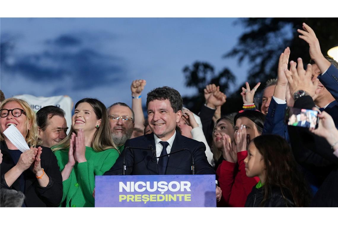 Proeuropäer Nicusor Dan gewinnt Präsidentenwahl in Rumänien Der Proeuropäer Nicusor Dan hat die Präsidentenwahl in Rumänien gewonnen.
