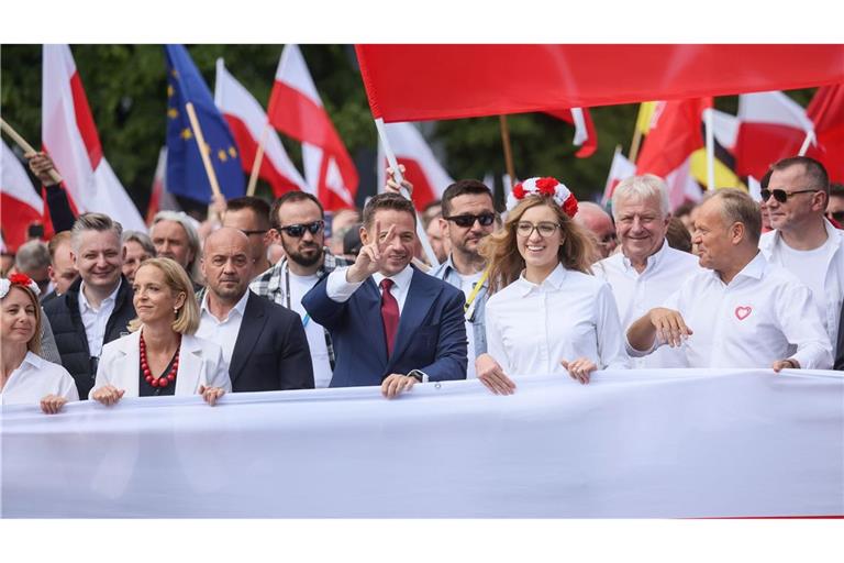 Der proeuropäische polnische Präsidentschaftskandidat Rafal Trzaskowski beim "Großen Marsch der Patrioten" in Warschau. (Foto aktuell)