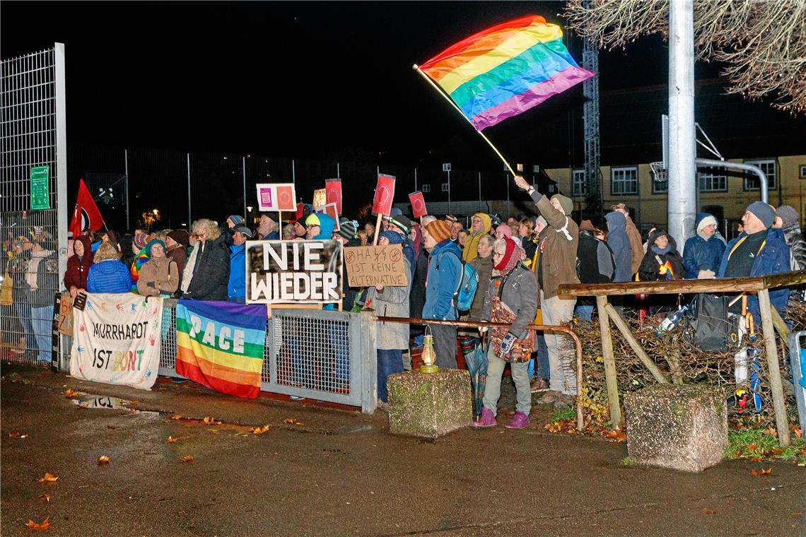 Der Protest ist laut, aber ungefährlich. Foto: Jörg Fiedler