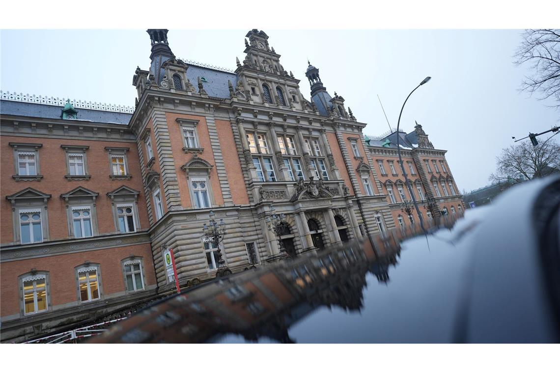 Der Prozess gegen die mutmaßlichen Mitglieder einer rechtsextremistischen Terrorzelle soll im Hamburger Strafjustizgebäude stattfinden. (Archivbild)