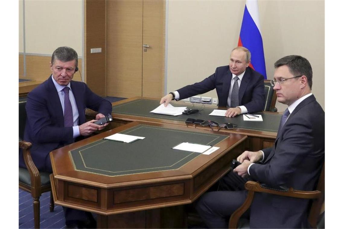 Der Putin-Vertraute Dmitri Kosak (l) ist jetzt hauptamtlich und dauerhaft für die Ukraine zuständig. Foto: Mikhail Klimentyev/Pool Sputnik Kremlin/AP/dpa