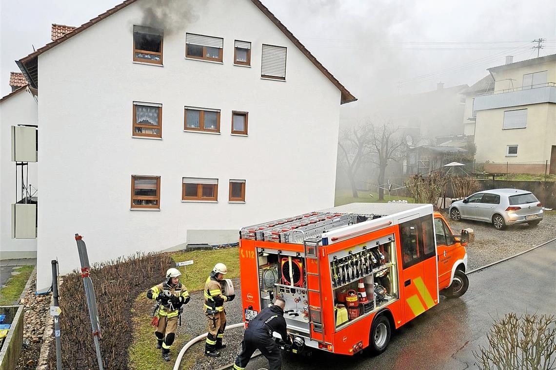 Der Rauch kam aus der Dachgeschosswohnung. Foto: privat