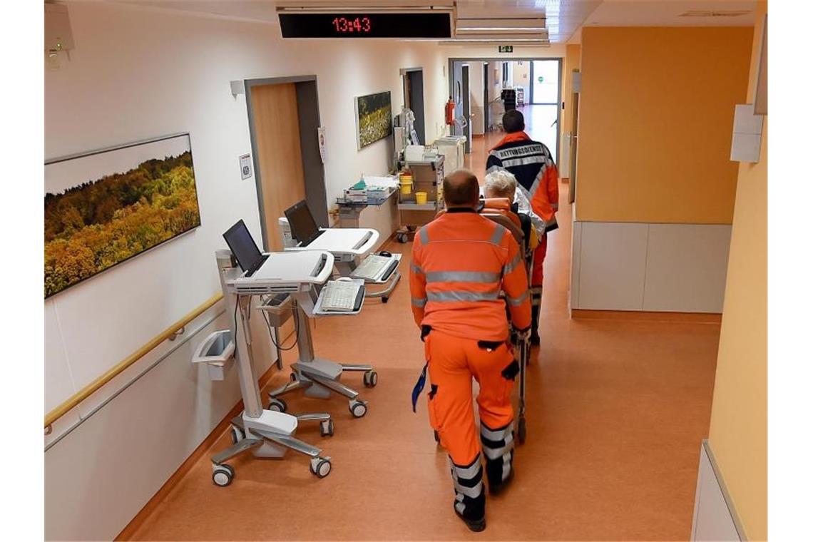 Spahn will Notaufnahmen mit vorherigen Prüfungen entlasten Der Reformvorschlag sieht eine bessere Verteilung von Patienten auf Notaufnahmen und ambulanten Arztpraxen vor. Foto: Holger Hollemann